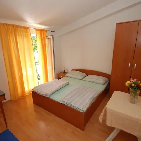 Danica Apartment *